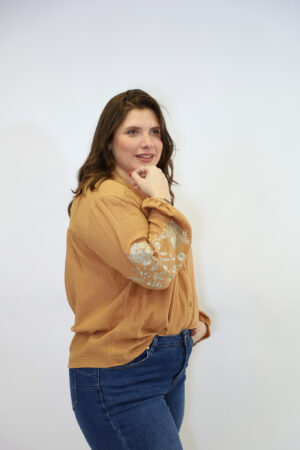 חולצה Daphna | קאמל