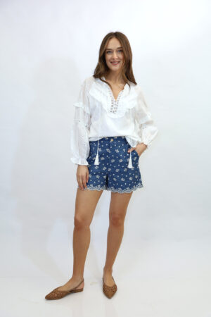 חולצה עם רקמה Maddy | לבן