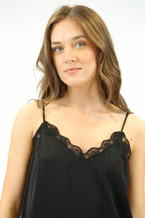 טופ תחרה Corine | שחור