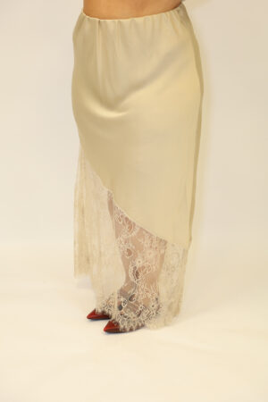 חצאית סאטן תחרה Lina | בז