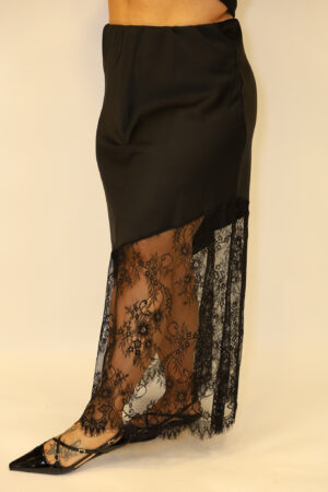 חצאית סאטן תחרה Lina | שחור