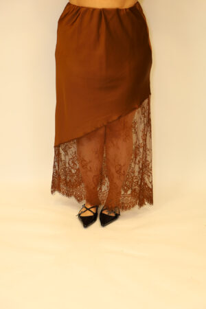 חצאית סאטן תחרה Lina | שוקו