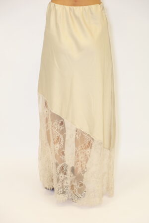 חצאית סאטן תחרה Lina | בז