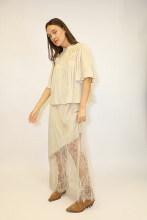 חצאית סאטן תחרה Lina | בז