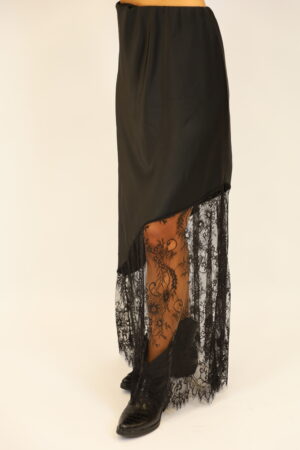 חצאית סאטן תחרה Lina | שחור