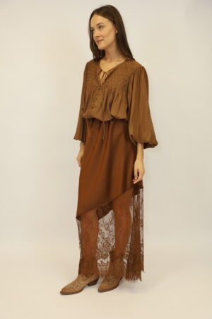 חצאית סאטן תחרה Lina | שוקו