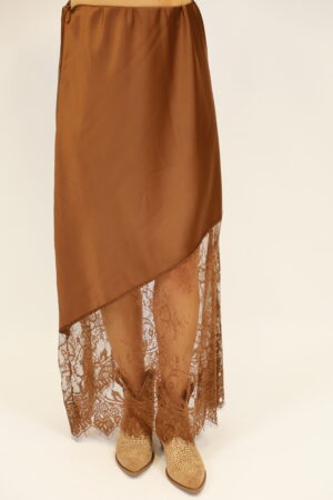 חצאית סאטן תחרה Lina | שוקו