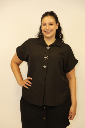 חולצה חלקה Maya | שחור – MLY-6682-BLACK