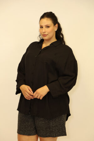 חולצה מכופתרת קלאסית Abigail | שחור